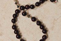 Velvet Spheres Genuine Garnet Jewelry Set with Necklace and Earrings (105 carats)