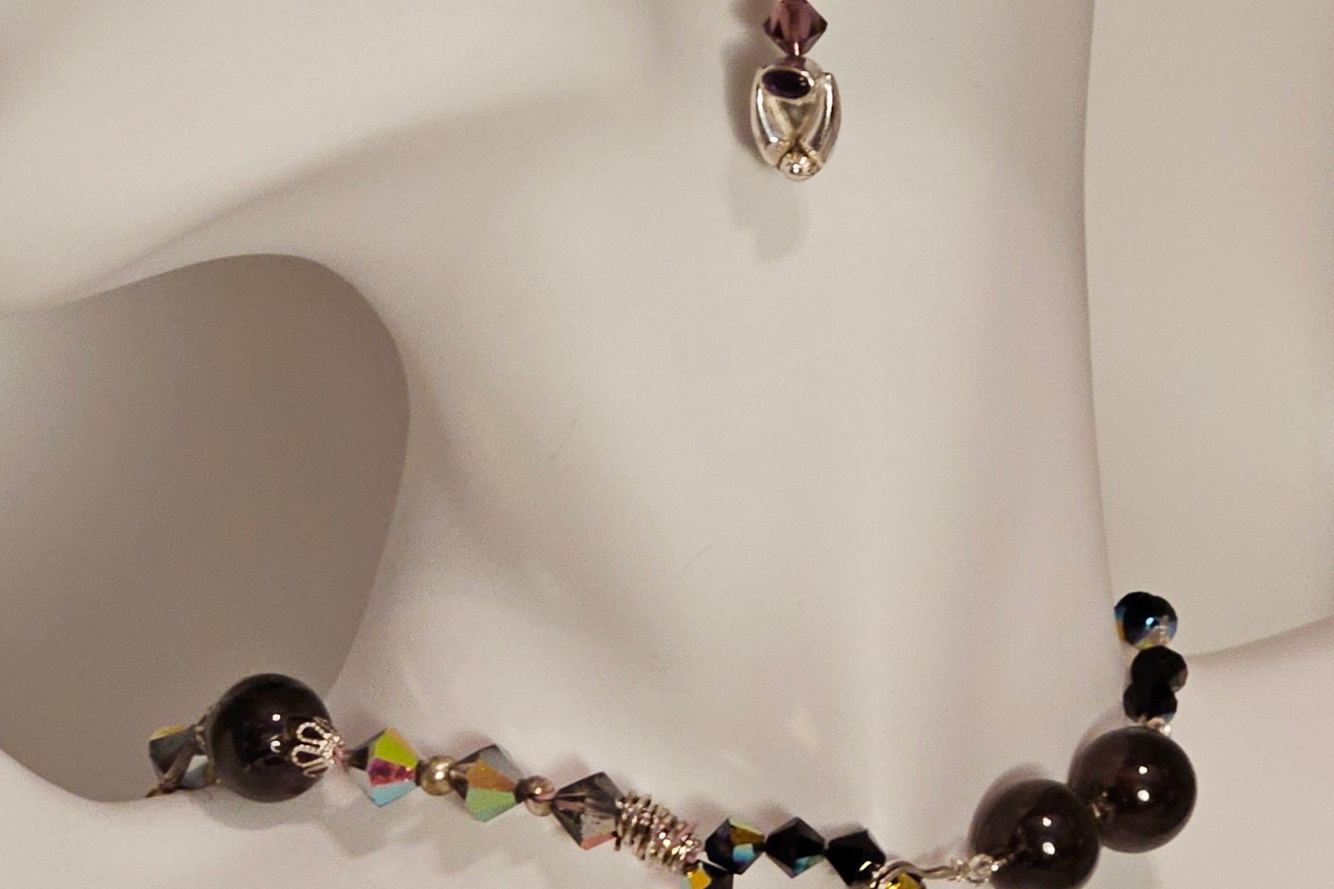 Velvet Spheres Genuine Garnet Jewelry Set with Necklace and Earrings (105 carats)