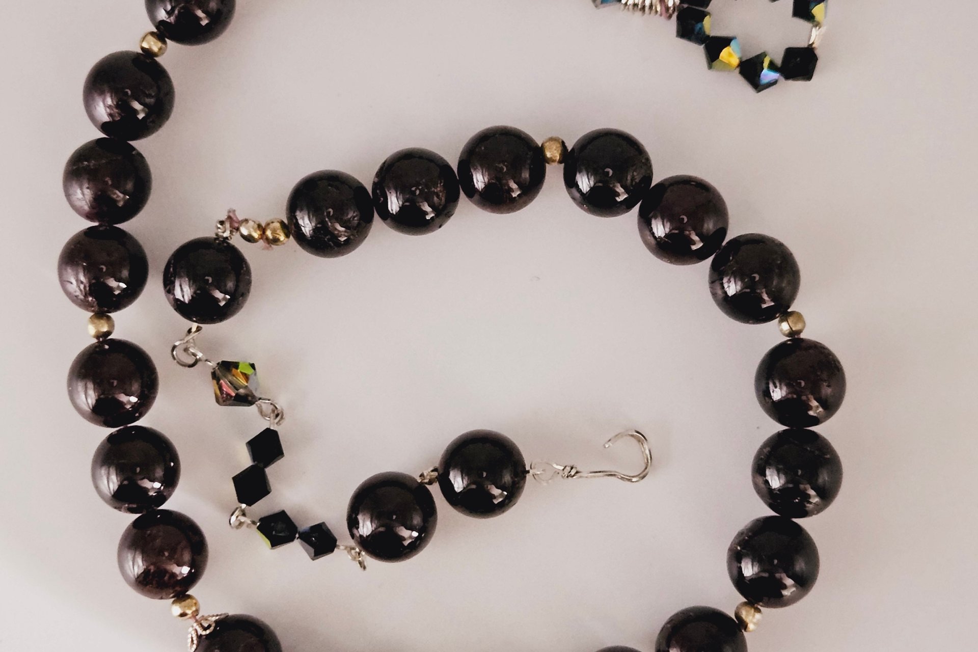 Velvet Spheres Genuine Garnet Jewelry Set with Necklace and Earrings (105 carats)