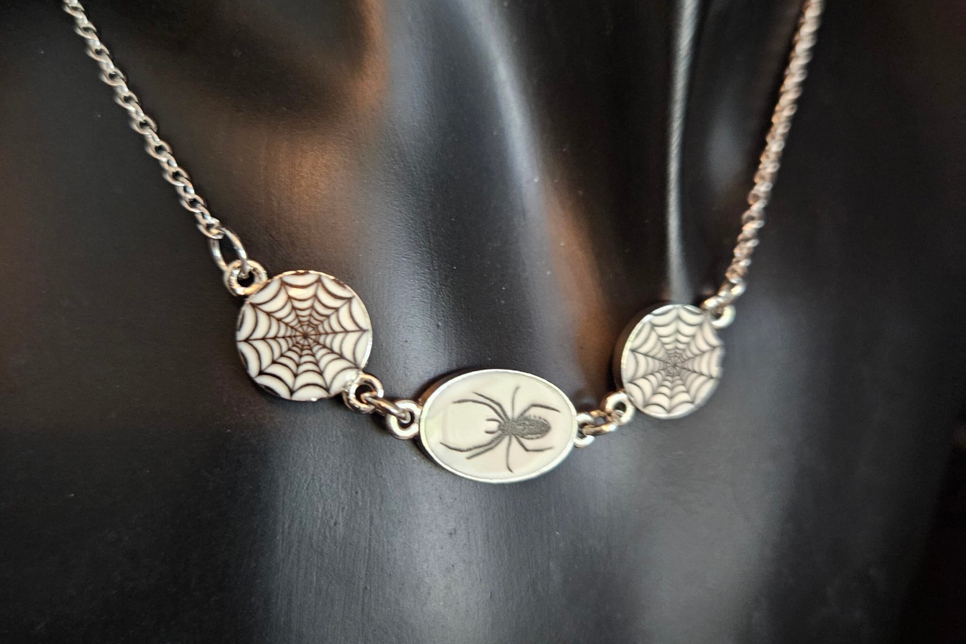 Halloween Spider Design Necklace and Earrings Jewelry Set for Women