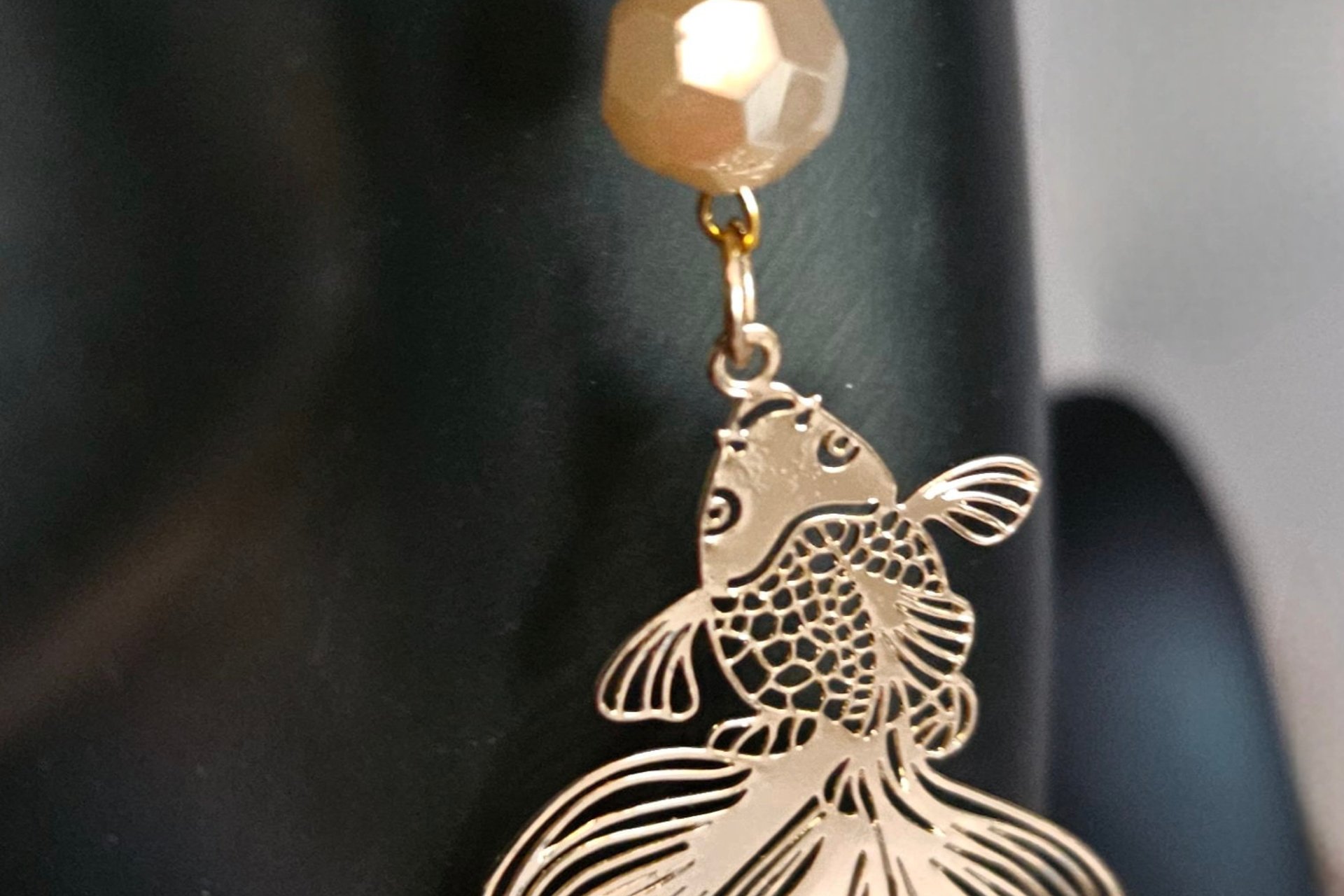 Golden Fantail Filigree Earrings